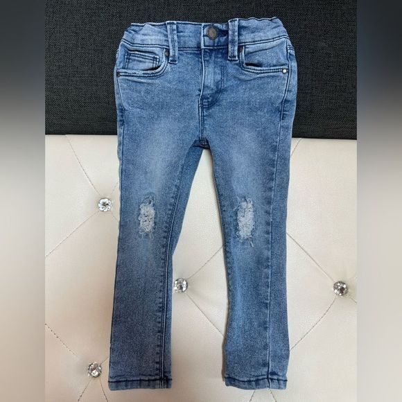 Cotton on Kids distressed jeans - Picture 3 of 10